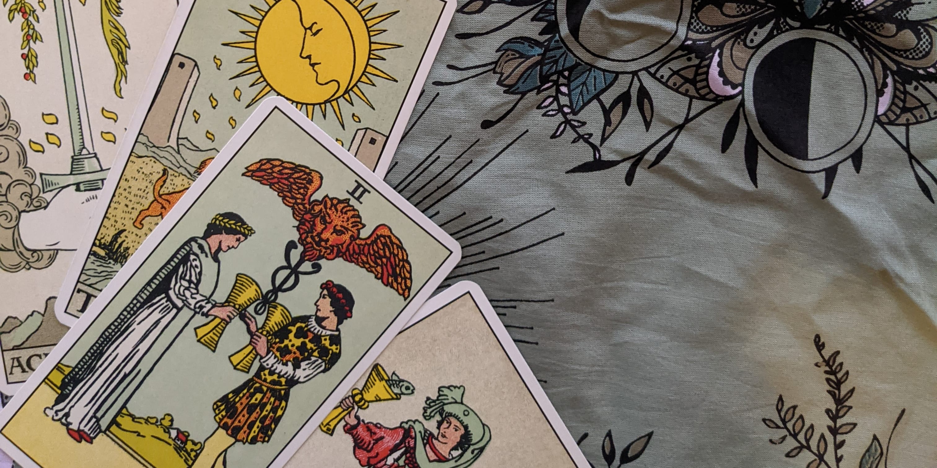 Unlock Answers： How to Ask the Right Question in Tarot Readings