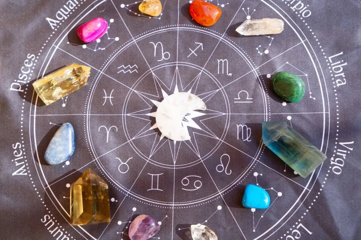 Astrology and Crystals： Unlocking the Power of Your Zodiac